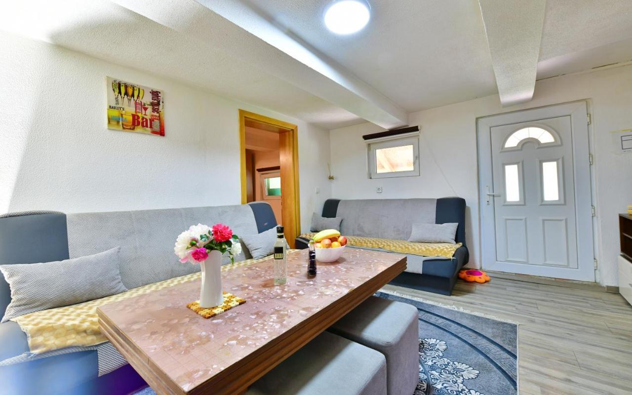 House Luna Rakovica Exterior photo